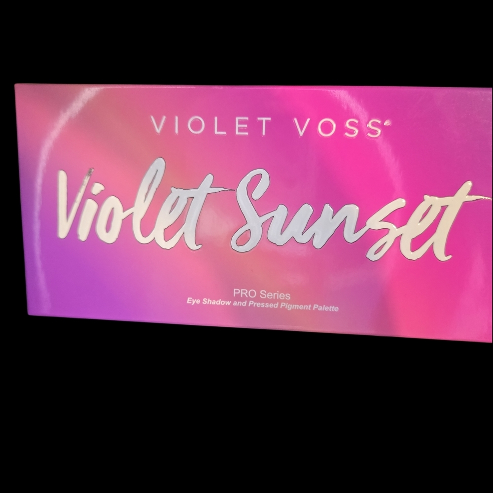 Violet Voss Radiant Spectrum Palette
